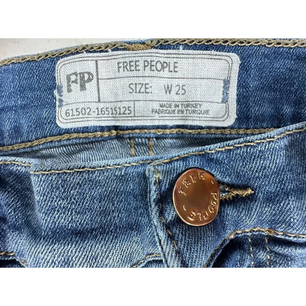 Free People Skinny Jeans 25 Blue Distressed Fringed Hem Mid Rise Boho Denim